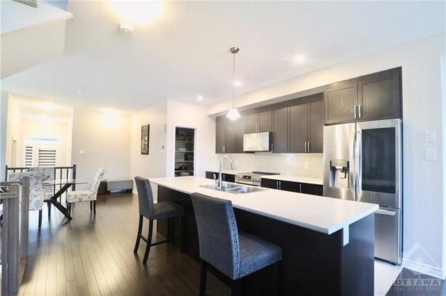 347 Grackle Street, Townhouse with 4 bedrooms, 3 bathrooms and 5 parking in Ottawa ON | Image 6