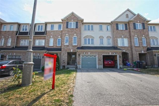 87 Decker Hollow Circ, House attached with 3 bedrooms, 3 bathrooms and 2 parking in Brampton ON | Image 1