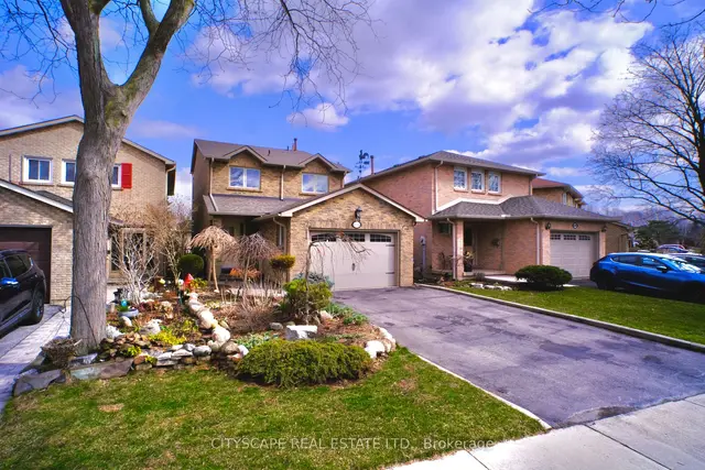 4084 Trapper Cres, House detached with 3 bedrooms, 4 bathrooms and 5.5 parking in Mississauga ON | Image 1