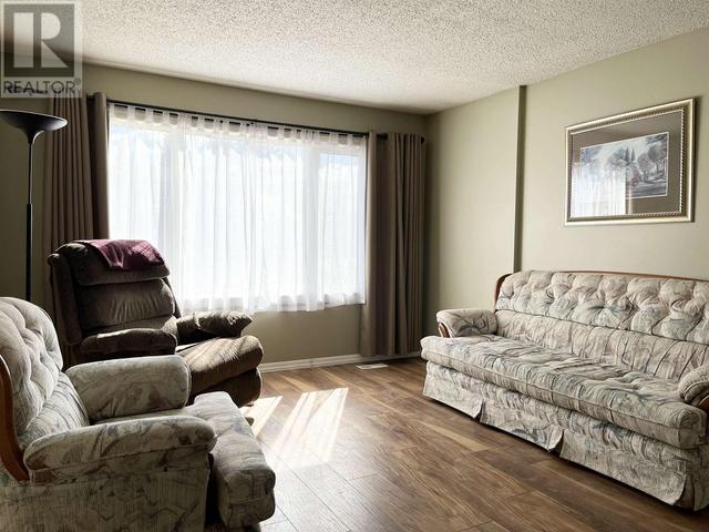 3618 Hesse Place, House attached with 3 bedrooms, 1 bathrooms and null parking in Prince George BC | Image 5