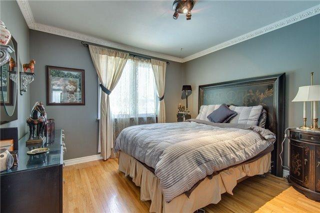 74 Brimorton Dr, House detached with 3 bedrooms, 2 bathrooms and 2 parking in Toronto ON | Image 10