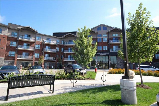 118 - 35 Kingsbury Square, House attached with 3 bedrooms, 2 bathrooms and 1 parking in Guelph ON | Image 1