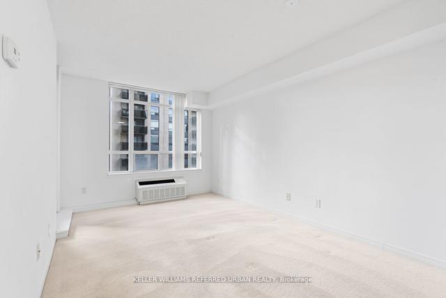 1002 - 155 Beecroft Rd, Condo with 1 bedrooms, 1 bathrooms and 1 parking in Toronto ON | Image 2