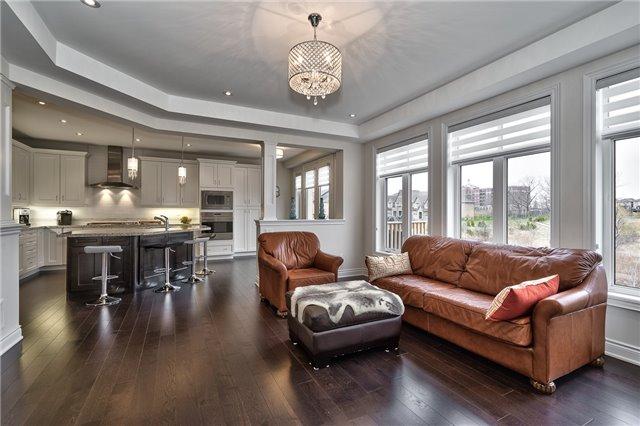 2439 Chateau Common, House attached with 3 bedrooms, 3 bathrooms and 2 parking in Oakville ON | Image 10