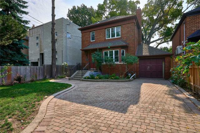 49 Don Valley Dr, House detached with 3 bedrooms, 2 bathrooms and 3 parking in Toronto ON | Image 1