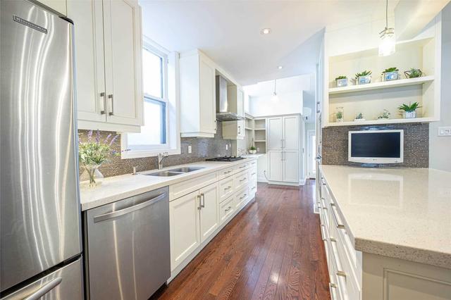 33 Edgecombe Ave, House detached with 3 bedrooms, 3 bathrooms and 2 parking in Toronto ON | Image 22