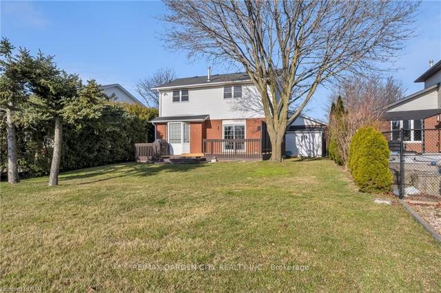 251 Alderlea Ave, House detached with 3 bedrooms, 3 bathrooms and 6 parking in Hamilton ON | Image 12