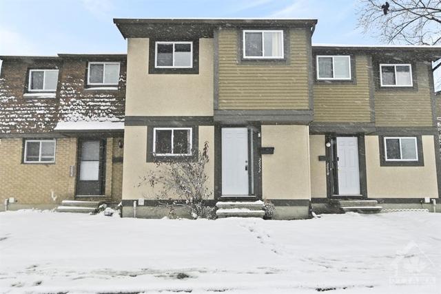 2652 Pimlico Crescent, Townhouse with 3 bedrooms, 2 bathrooms and 1 parking in Ottawa ON | Card Image