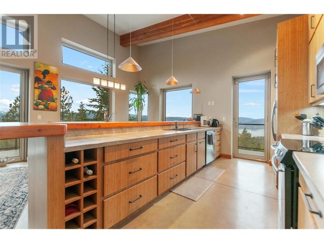 102 Vista Place, House detached with 3 bedrooms, 2 bathrooms and 8 parking in Okanagan Similkameen E BC | Image 15