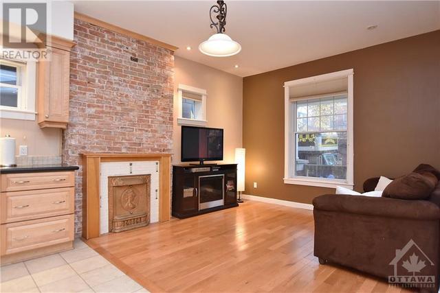 1 - 736 Cooper Street, Condo with 3 bedrooms, 3 bathrooms and 1 parking in Ottawa ON | Image 4