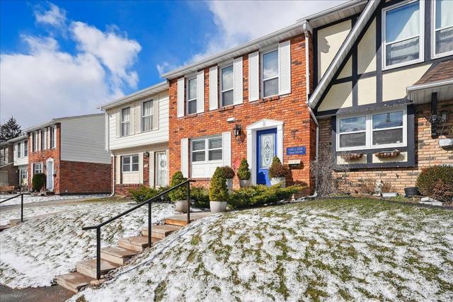 2 - 2228 Upper Middle Rd, Townhouse with 3 bedrooms, 4 bathrooms and 2 parking in Burlington ON | Image 1