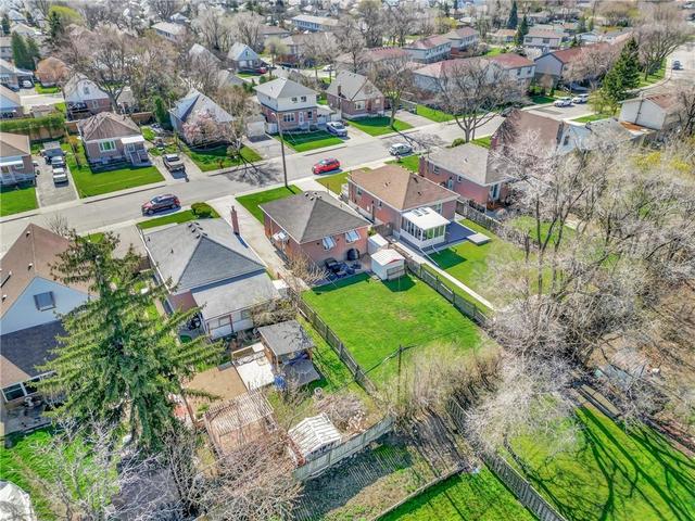 360 East 25th Street, House detached with 2 bedrooms, 1 bathrooms and 3 parking in Hamilton ON | Image 40
