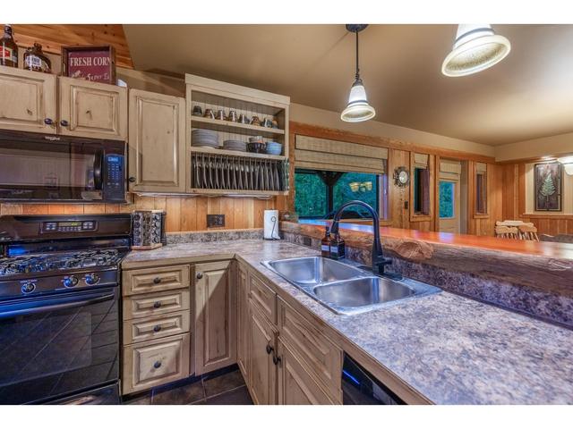 4516 Timberline Crescent, House detached with 5 bedrooms, 4 bathrooms and 4 parking in East Kootenay A BC | Image 17