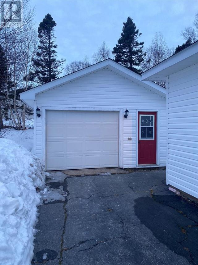 19 Townview Drive, House detached with 3 bedrooms, 1 bathrooms and null parking in Glovertown NL | Image 5