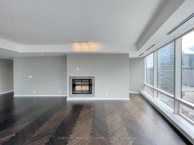 1802 - 180 University Ave, Condo with 1 bedrooms, 2 bathrooms and 11 parking in Toronto ON | Image 23