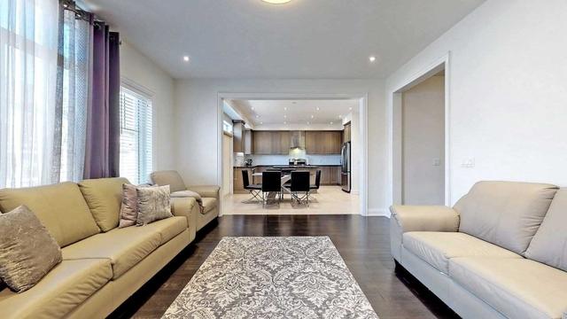 280 Symington Crt, House detached with 4 bedrooms, 4 bathrooms and 6 parking in Oshawa ON | Image 39