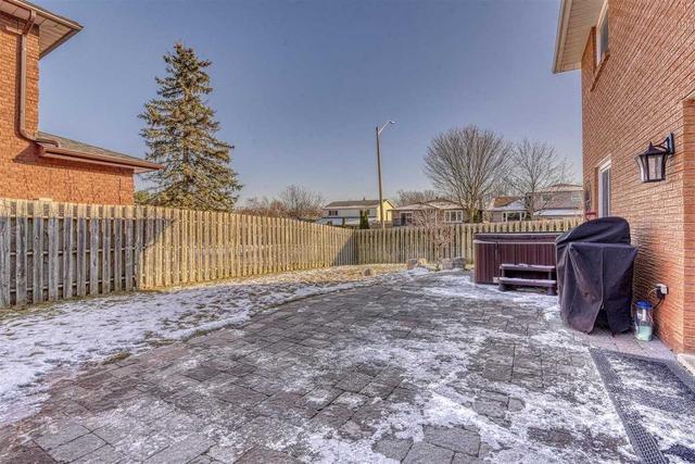 335 Preston Dr, House detached with 4 bedrooms, 2 bathrooms and 5 parking in Oshawa ON | Image 33