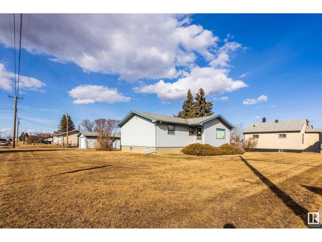 5120 50 Av, House detached with 3 bedrooms, 1 bathrooms and 1 parking in Legal AB | Image 34