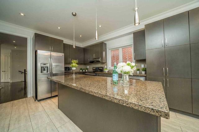 321 Bathurst Glen Dr, House detached with 4 bedrooms, 6 bathrooms and 6 parking in Vaughan ON | Image 29