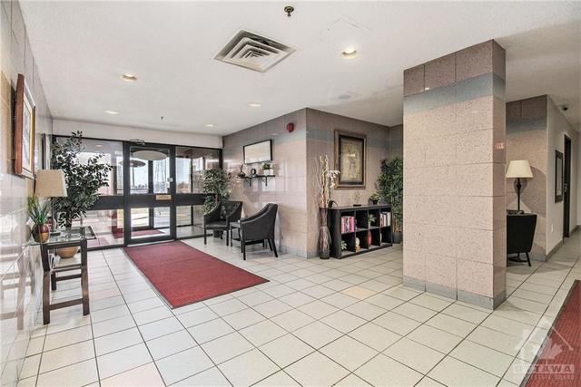 403 - 2019 Bank Street, Condo with 2 bedrooms, 1 bathrooms and 1 parking in Ottawa ON | Image 20