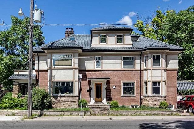 250 St Clair Ave E, House detached with 6 bedrooms, 8 bathrooms and 3 parking in Toronto ON | Image 1
