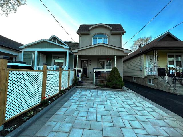 838 Sammon Ave, House detached with 3 bedrooms, 4 bathrooms and 1 parking in Toronto ON | Image 1