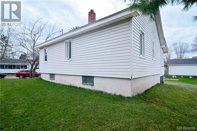 212 St Andrews Drive, House detached with 2 bedrooms, 1 bathrooms and null parking in Fredericton NB | Image 19