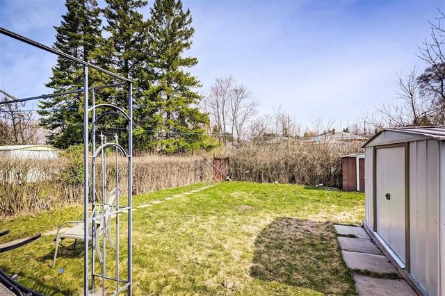 80 Kenmark Blvd, House semidetached with 3 bedrooms, 2 bathrooms and 3 parking in Toronto ON | Image 4