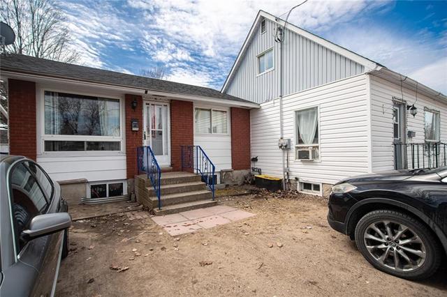 650 Roy St West Street W, House detached with 3 bedrooms, 2 bathrooms and 4 parking in Laurentian Valley ON | Image 2