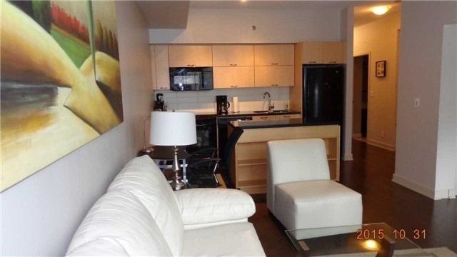 727 - 21 Nelson St, Condo with 1 bedrooms, 1 bathrooms and 1 parking in Toronto ON | Image 3
