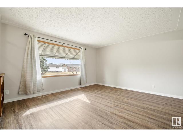 9016 135a Av Nw, House detached with 3 bedrooms, 1 bathrooms and 4 parking in Edmonton AB | Image 7
