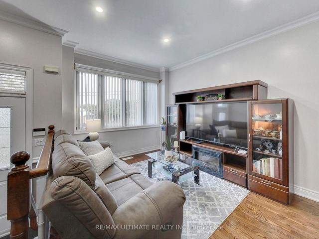 436 Gilbert Ave, House semidetached with 3 bedrooms, 4 bathrooms and 5 parking in Toronto ON | Image 36