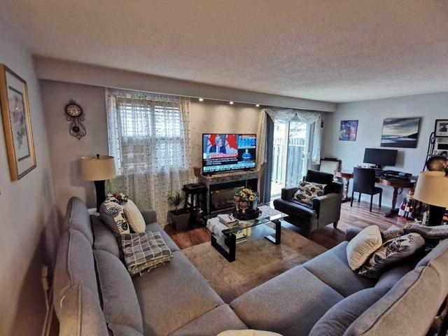 42 - 43 Nadia Pl, Townhouse with 4 bedrooms, 3 bathrooms and 1 parking in Oakville ON | Image 7