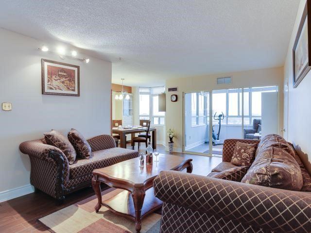 1004 - 100 County Court Blvd, Condo with 3 bedrooms, 2 bathrooms and 2 parking in Brampton ON | Image 4