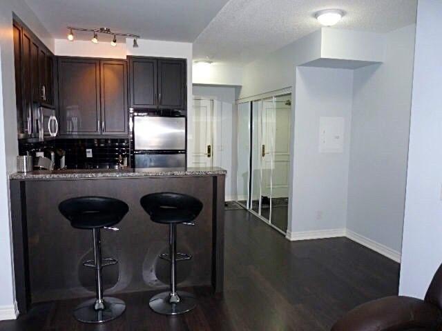 1014 - 9245 Jane St, Condo with 1 bedrooms, 2 bathrooms and 1 parking in Vaughan ON | Image 4