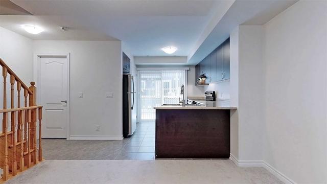 81 - 2500 Hill Rise Crt, Townhouse with 3 bedrooms, 3 bathrooms and 1 parking in Oshawa ON | Image 7