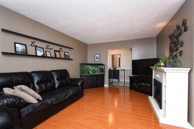 856 Krosno Blvd, House detached with 3 bedrooms, 2 bathrooms and 4 parking in Pickering ON | Image 4
