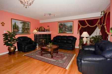 89 Linda Margaret Cres, House detached with 4 bedrooms, 4 bathrooms and 4 parking in Richmond Hill ON | Image 2