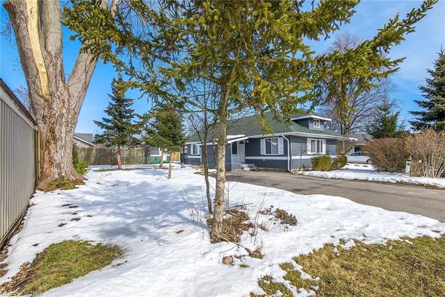 3732 Concord Avenue, House detached with 2 bedrooms, 2 bathrooms and 4 parking in Fort Erie ON | Image 3