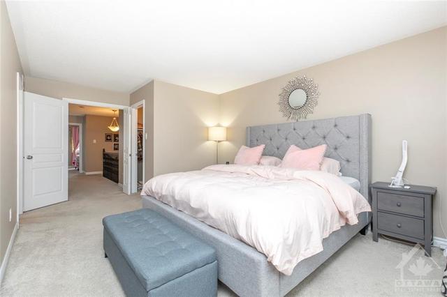 235 Gossamer Street, Townhouse with 3 bedrooms, 3 bathrooms and 3 parking in Ottawa ON | Image 9