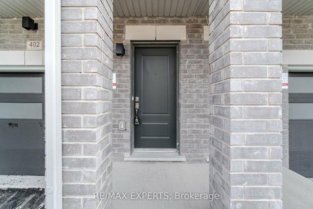 402 Okanagan Path, House attached with 3 bedrooms, 3 bathrooms and 2 parking in Oshawa ON | Image 4