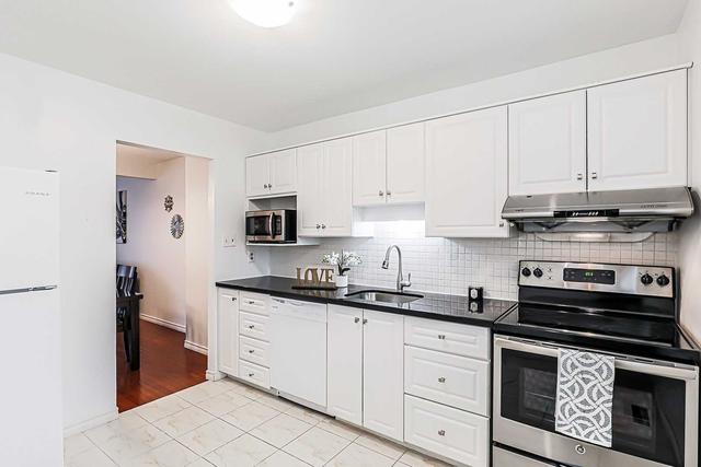 801 Military Tr, Townhouse with 3 bedrooms, 3 bathrooms and 1 parking in Toronto ON | Image 39