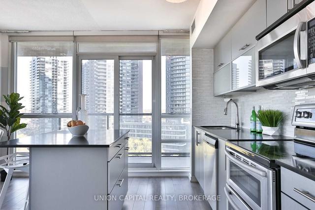 1004 - 15 Legion Rd, Condo with 2 bedrooms, 2 bathrooms and 1 parking in Toronto ON | Image 5