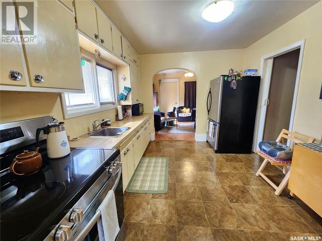 213 Main Street, House detached with 2 bedrooms, 1 bathrooms and null parking in Ogema SK | Image 3