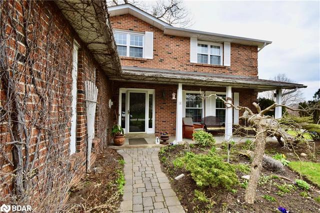 1 Kearsey Court, House detached with 5 bedrooms, 3 bathrooms and 6 parking in Barrie ON | Image 4