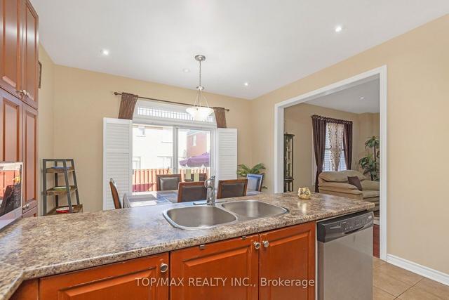 22 Chalkfarm Cres, House detached with 4 bedrooms, 3 bathrooms and 6 parking in Brampton ON | Image 10