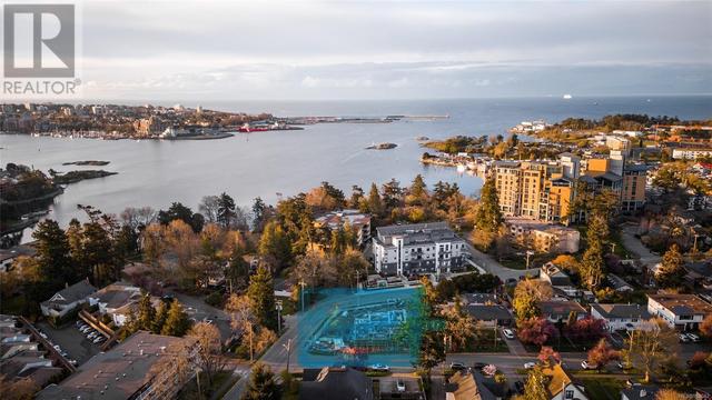 2 - 820 Dunsmuir Rd, House attached with 2 bedrooms, 3 bathrooms and 1 parking in Esquimalt BC | Image 17