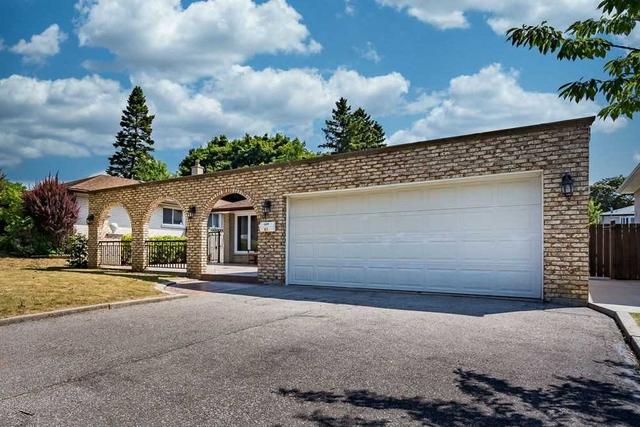 61 Council Cres, House detached with 3 bedrooms, 2 bathrooms and 6 parking in Toronto ON | Image 12