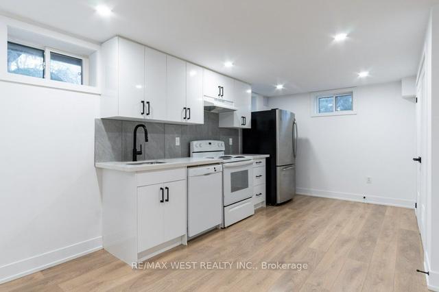 18 Alpine Ave, House detached with 3 bedrooms, 2 bathrooms and 3 parking in Hamilton ON | Image 25