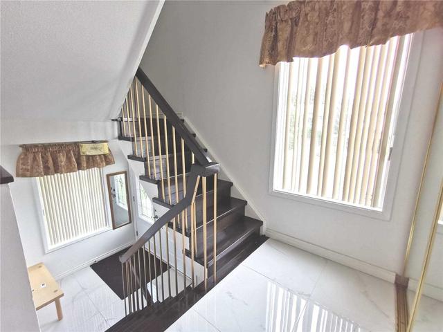 64 Tambrook Dr, House detached with 3 bedrooms, 3 bathrooms and 4 parking in Toronto ON | Image 2